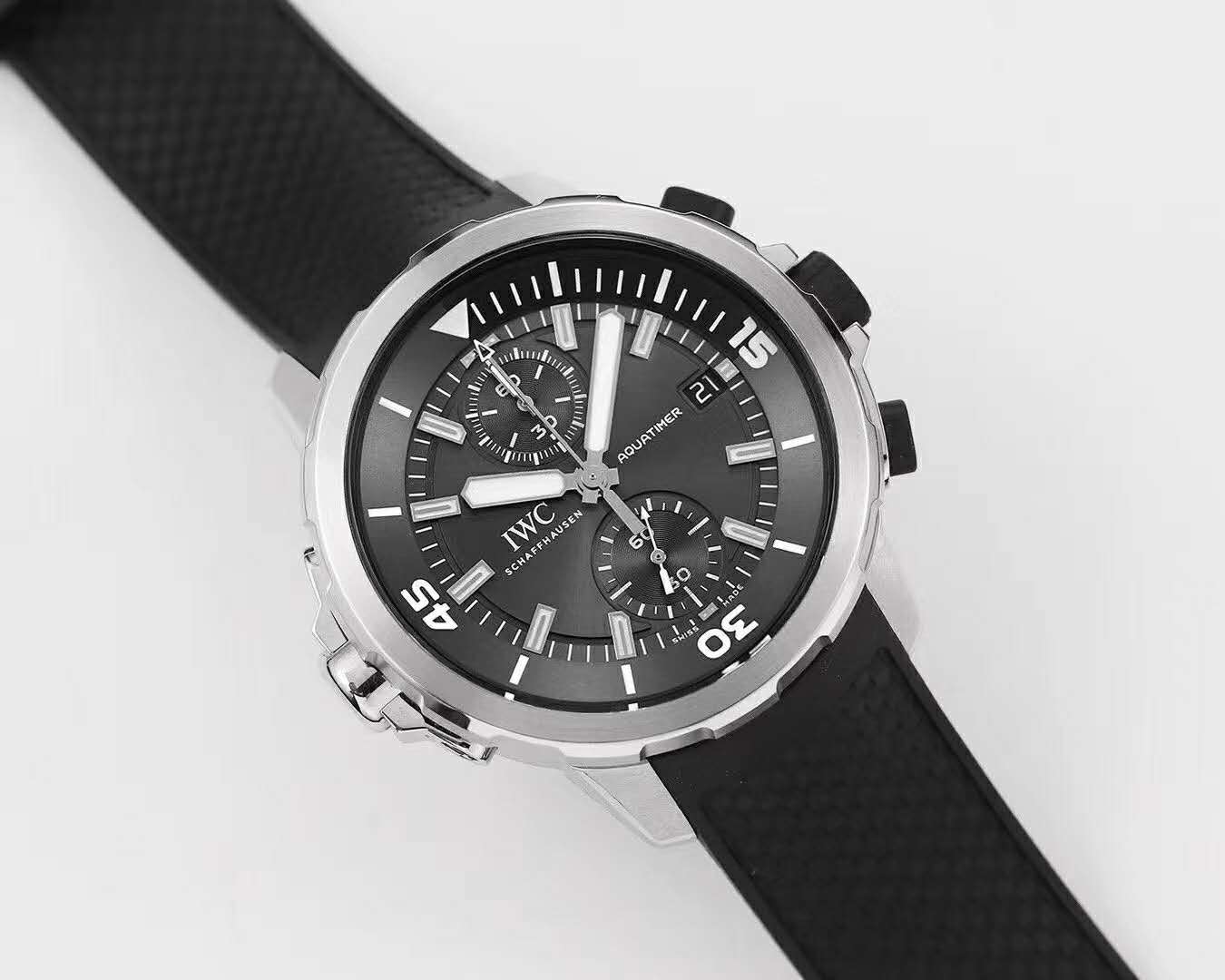 Aquatimer Chronograph Edition IW379506 “Sharks”